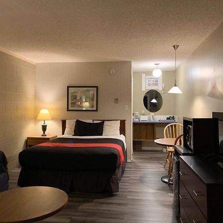 Motel Bavaria Radium Hot Springs Dış mekan fotoğraf