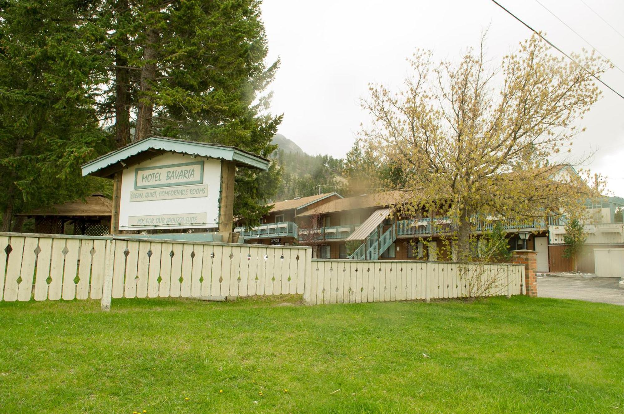 Motel Bavaria Radium Hot Springs Dış mekan fotoğraf
