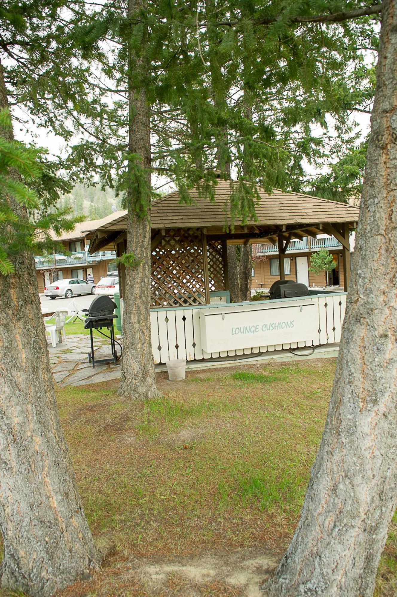 Motel Bavaria Radium Hot Springs Dış mekan fotoğraf