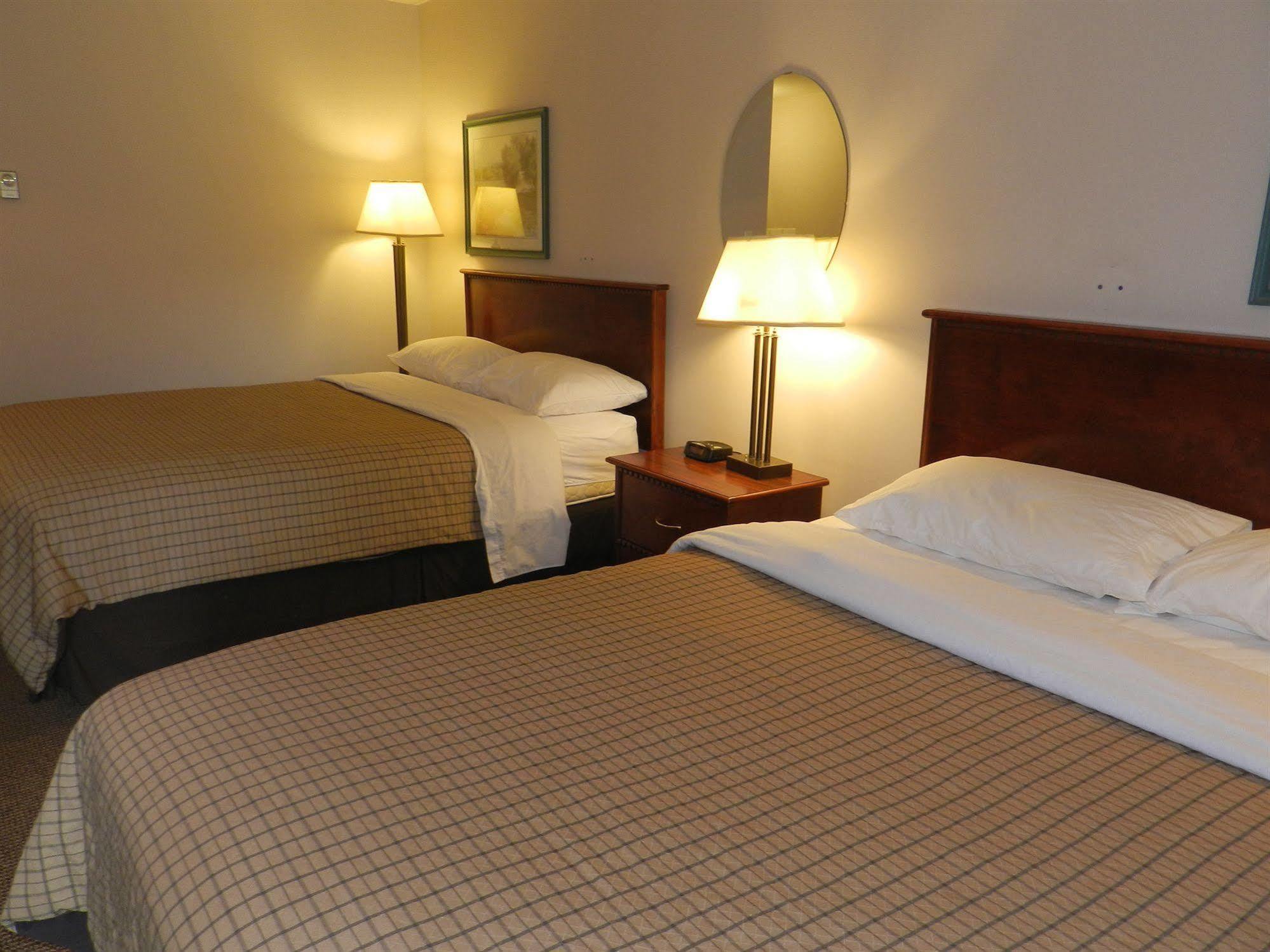 Motel Bavaria Radium Hot Springs Dış mekan fotoğraf