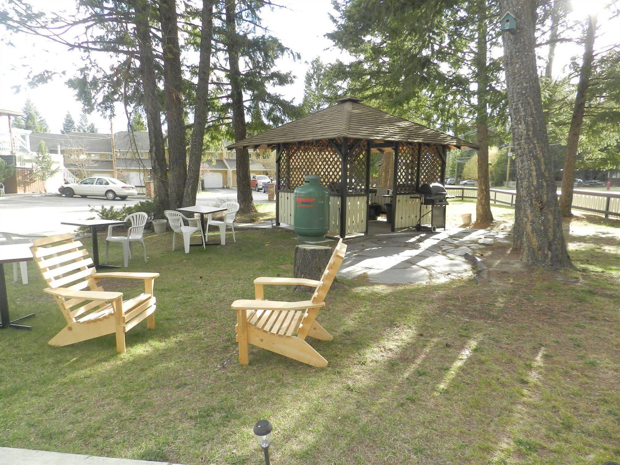 Motel Bavaria Radium Hot Springs Dış mekan fotoğraf