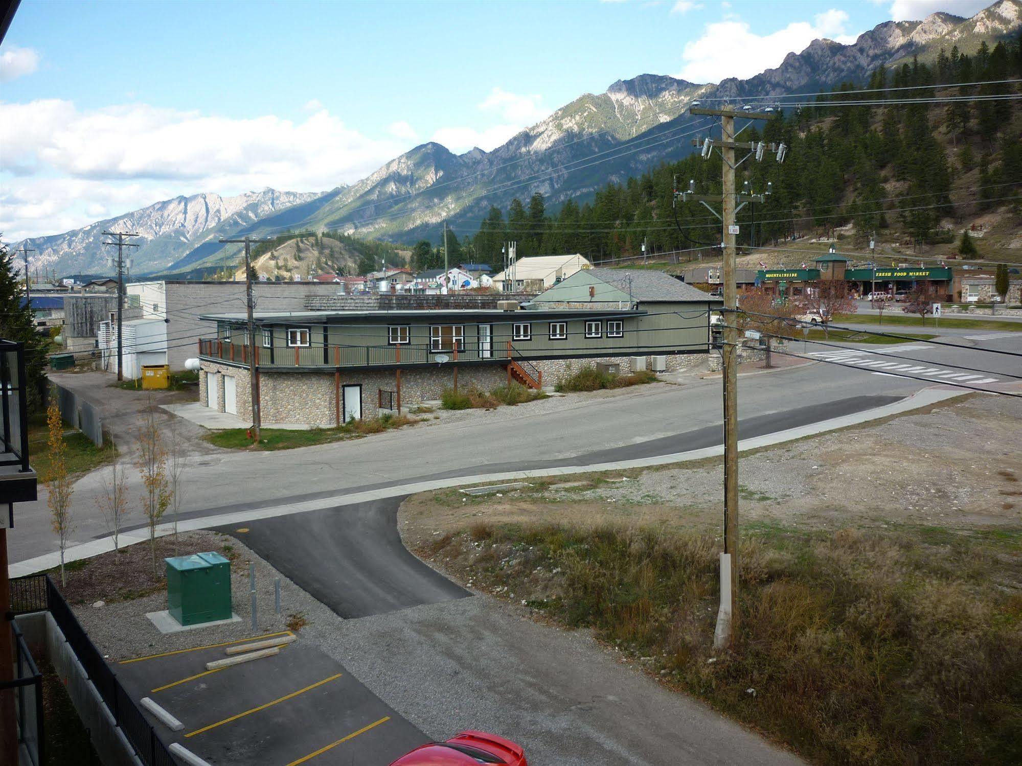 Motel Bavaria Radium Hot Springs Dış mekan fotoğraf